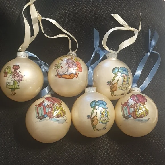 Holly Hobby glass ornaments - Picture 3 of 3